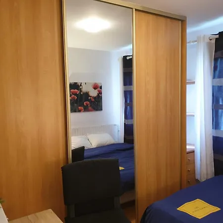 Lägenhet Cozy Private -5 Mins From Cern -shared